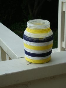 DIY yarn-wrapped candle