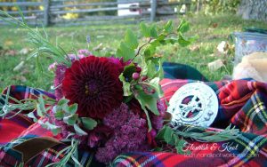 Loose, rustic Outlander bouquet in red and pink