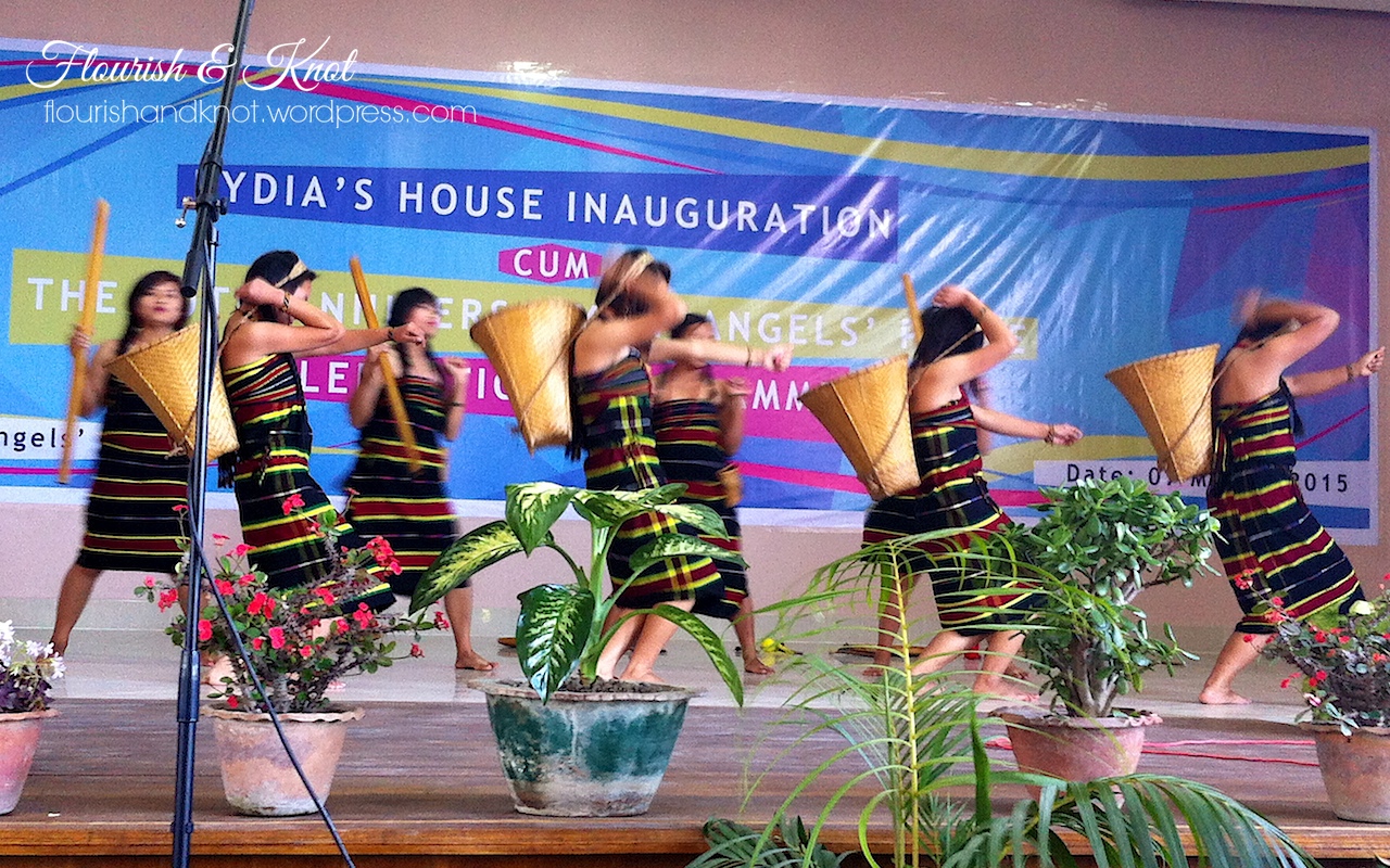 Traditional Paite dancers in Manipur, India | flourishandknot.com