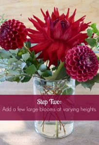 How to create a loose harvest floral arrangement | flourishandknot.com