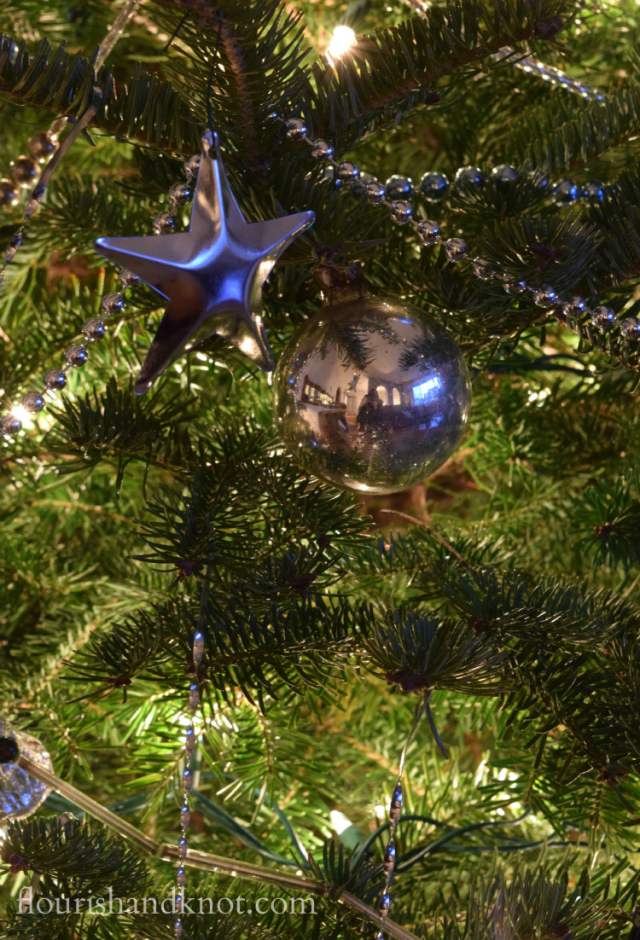 Flourish & Knot's 2015 Christmas Tree: Classic, Vintage, Artistic | flourishandknot.com