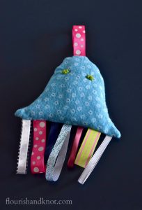 How to make a jellyfish tag toy | Handmade baby shower gift | flourishandknot.com
