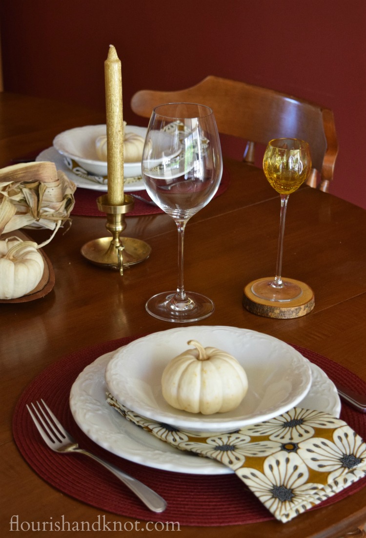 A rustic, whimsical & elegant autumn tablescape | Autumn Tablescape Hop | flourishandknot.com