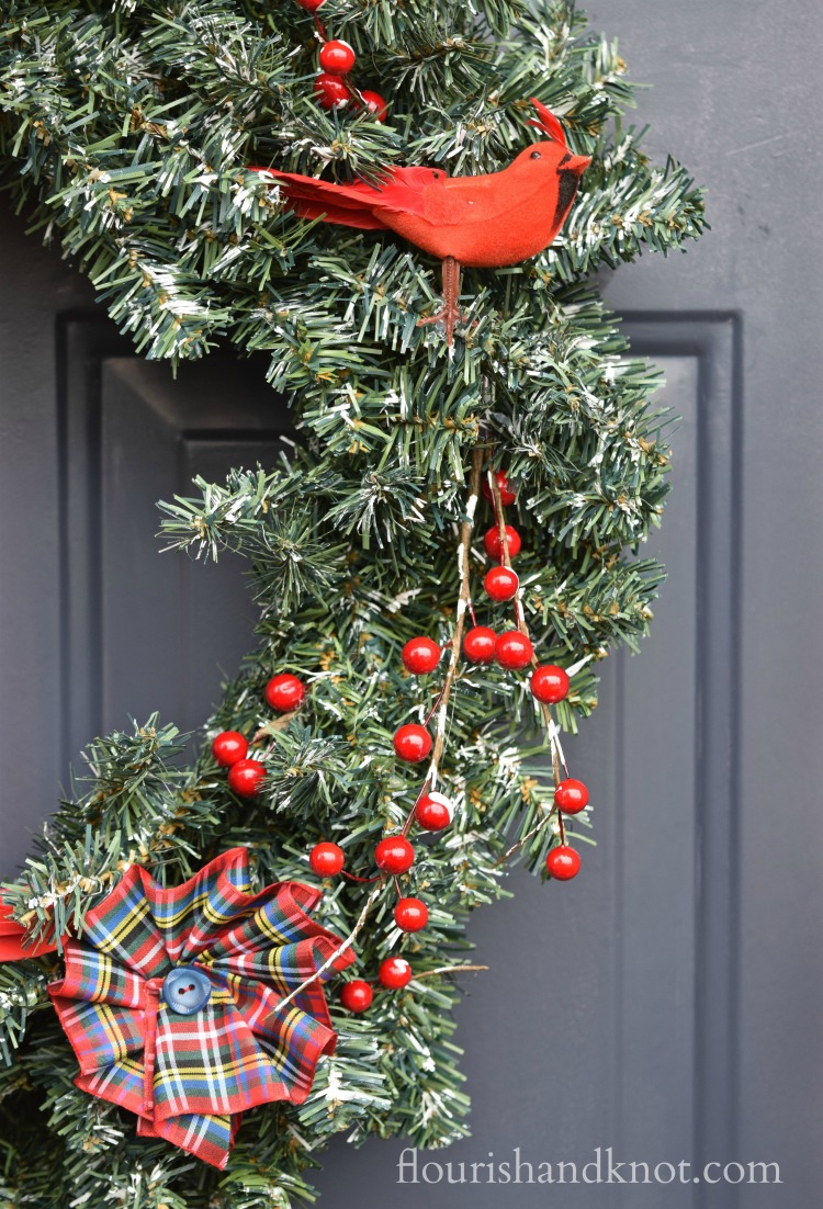Berries & Birds Christmas Wreath | DIY Holiday Wreath Hop | flourishandknot.com