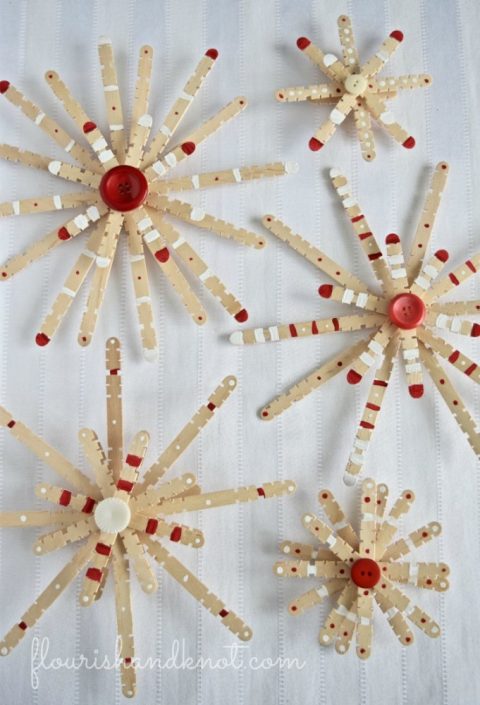 10-Minute Scandinavian Snowflakes | Popsicle Stick Christmas Craft | flourishandknot.com