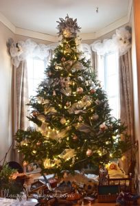 Beautiful traditional Christmas tree | Traditional & Classic Christmas Decor | 3 Inspiring Ways to Decorate for Christmas