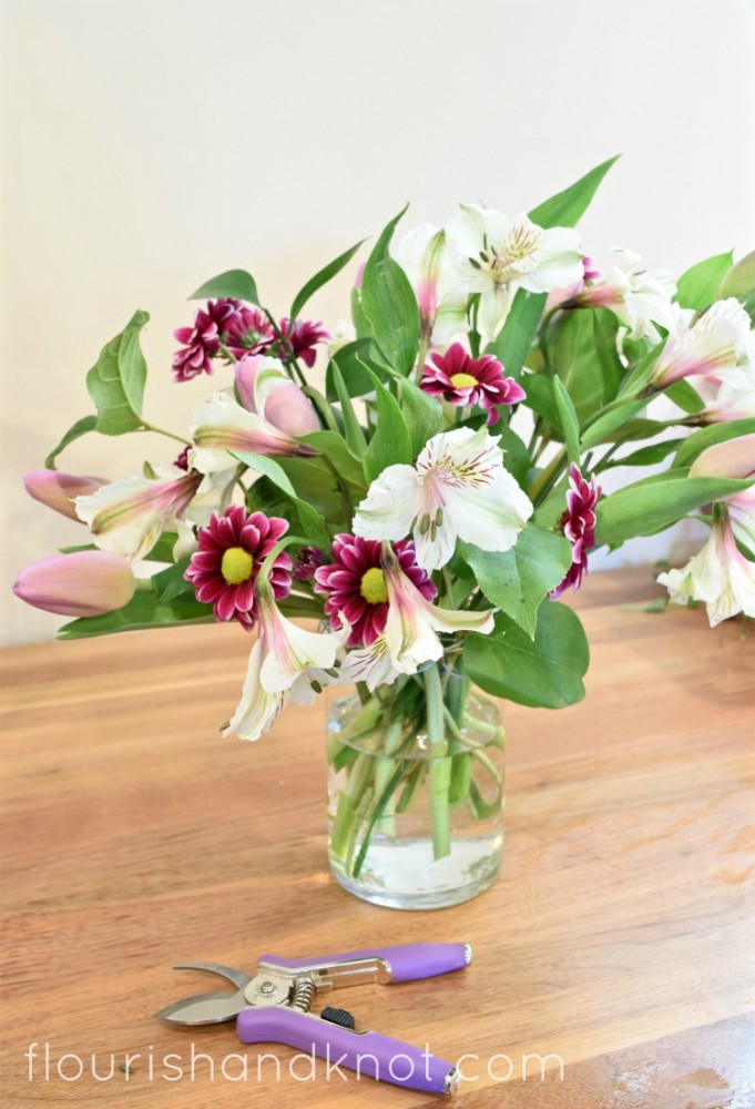 DIY-flowers-spring-arrangement-how-to-arrange-flowers-5