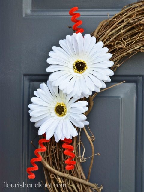 Canada Day Crafts | DIY Canada Day Wreath in Red and White | There for the Making | The Zero-Dollar DIY Challenge