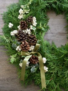 Book your spot for one of Flourish & Knot's holiday wreathmaking workshops! | DIY wreathmaking workshop