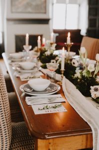 Winter wedding table with moss and floral garland | Foam-free table garland with moss, orchids, anemone, hellebore | Table Setting by Gestion de Projet MVCo | Florals by Flourish & Knot | Photo by Photographie M'Vivre | Stationery by Charlotte et Cie | Maison Trestler