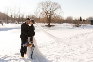 Winter wedding in Montreal | Winter wedding at the Verger du Flanc Nord | Mariage hiver | Flourish & Knot