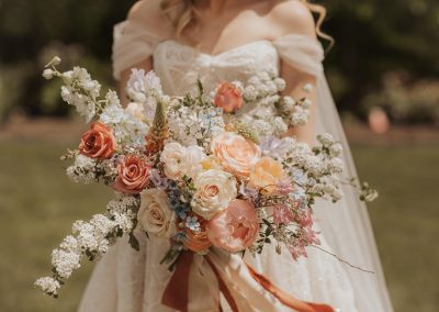 Lush spring bridal bouquet with roses and peonies | Kerstin Hahn Photography | Flourish & Knot